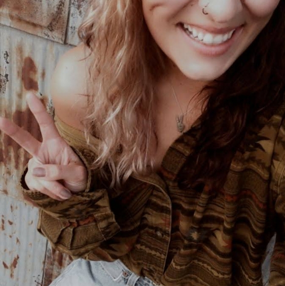 Meet your Posher, Neila - Picture 2 of 6